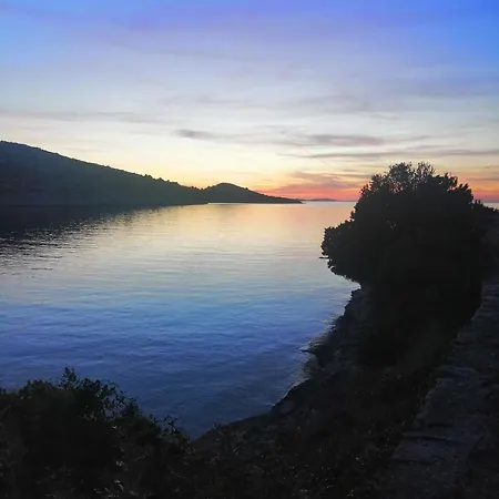 Semesterbostad House Petra *